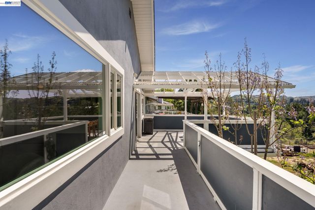 5265 Winifred Dr, Castro Valley, CA 94546
