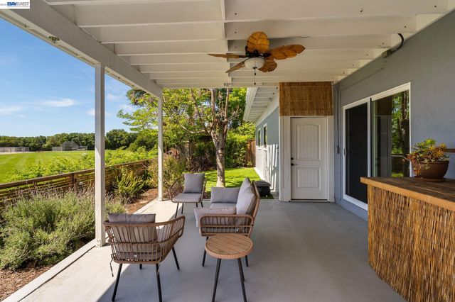 5265 Winifred Dr, Castro Valley, CA 94546