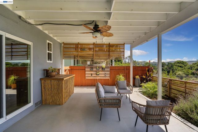 5265 Winifred Dr, Castro Valley, CA 94546