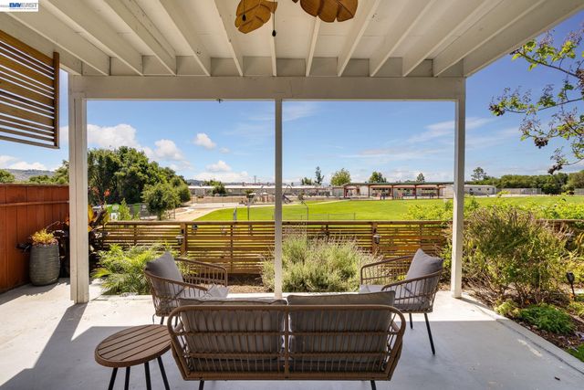 5265 Winifred Dr, Castro Valley, CA 94546