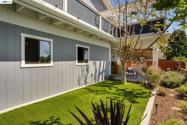 5265 Winifred Dr, Castro Valley, CA 94546