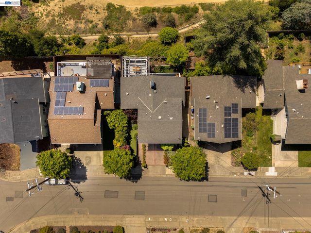 5265 Winifred Dr, Castro Valley, CA 94546
