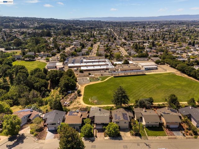 5265 Winifred Dr, Castro Valley, CA 94546