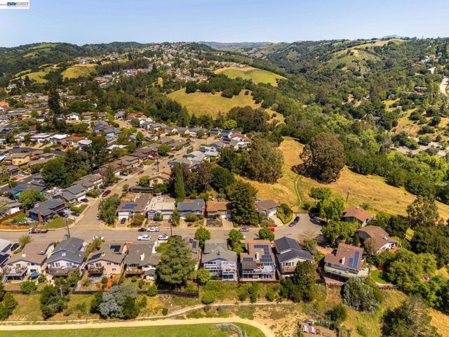 5265 Winifred Dr, Castro Valley, CA 94546