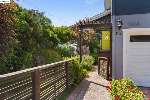 5265 Winifred Dr, Castro Valley, CA 94546