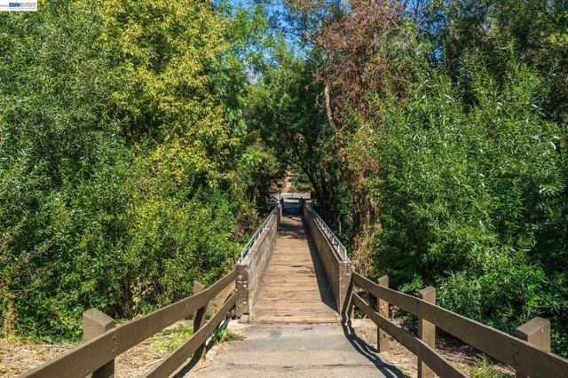 5265 Winifred Dr, Castro Valley, CA 94546