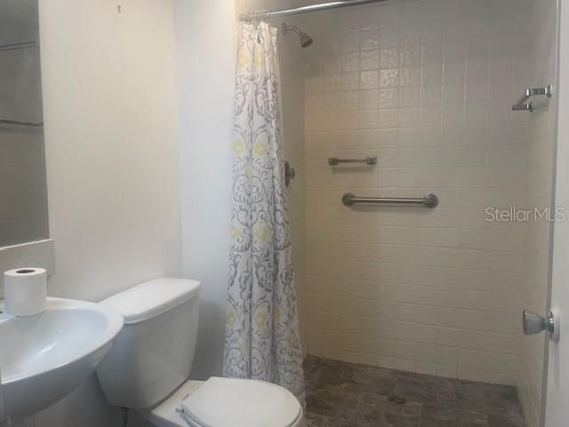 1540 GLEN OAKS DRIVE E B222, Sarasota, FL 34232