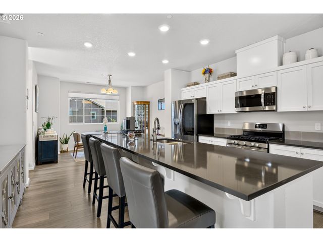 7162 Nw ELISE Ave, Portland, OR 97229