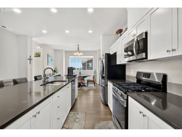 7162 Nw ELISE Ave, Portland, OR 97229
