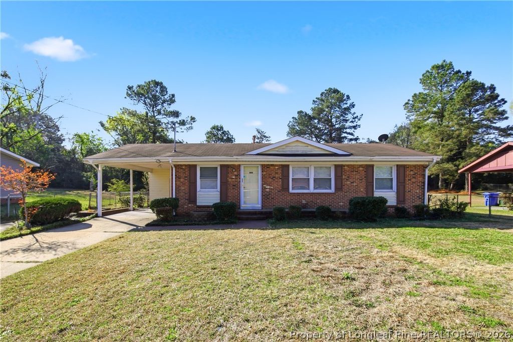 2811 Coronada Parkway, Fayetteville, NC 28306 — exterior