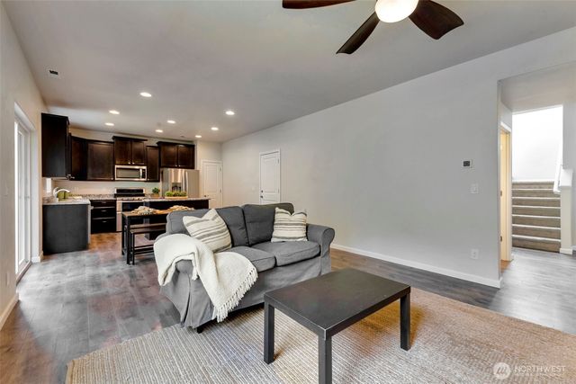 14206 67th Avenue E, Puyallup, WA 98373