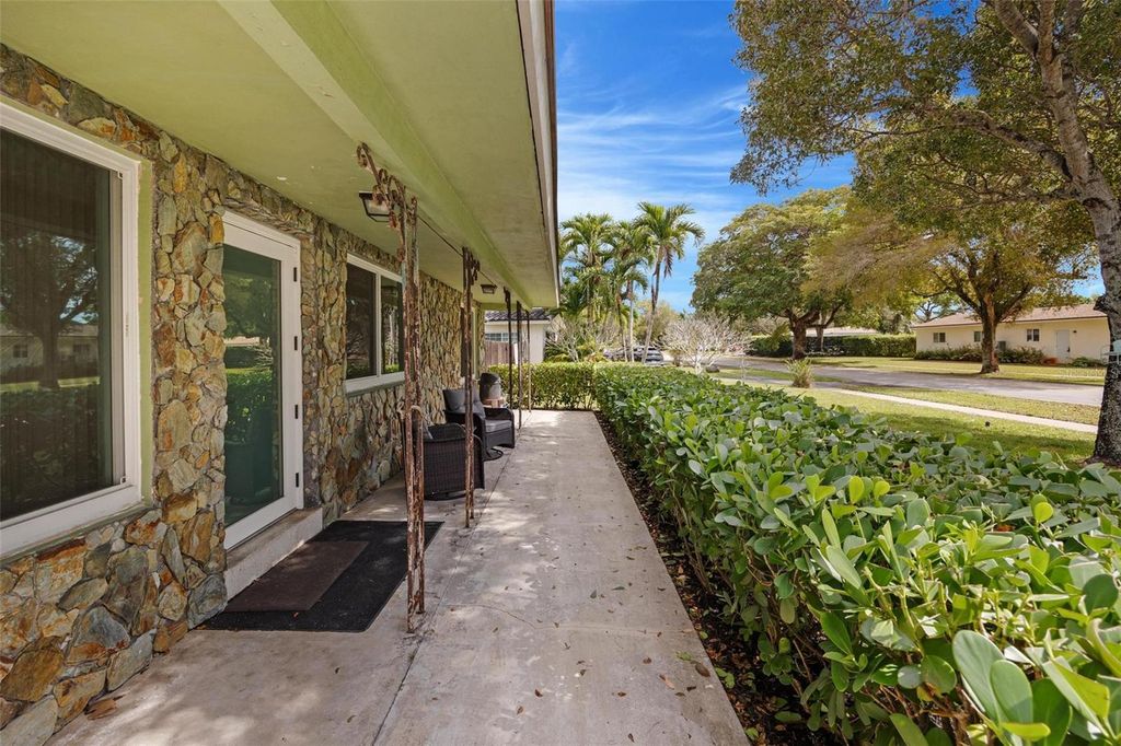 Image 3 of property listing at 6101 PINE TERRACE, Plantation, FL 33317