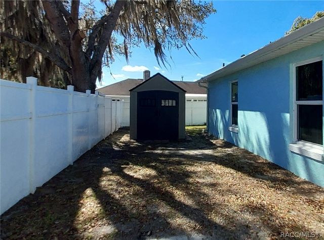 9306 E Gospel Island Road, Inverness, FL 34450