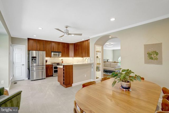 5757 GOVERNORS POND CIR, Alexandria, VA 22310