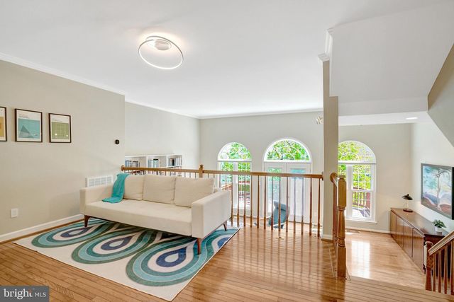 5757 GOVERNORS POND CIR, Alexandria, VA 22310