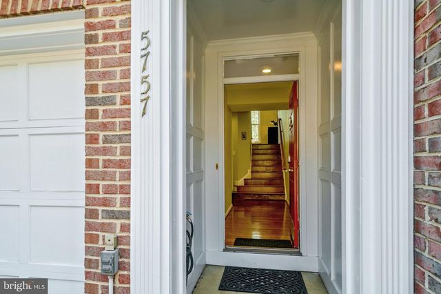 5757 GOVERNORS POND CIR, Alexandria, VA 22310