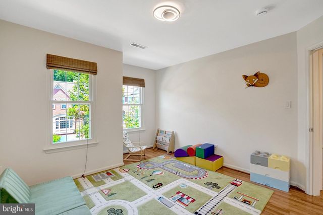 5757 GOVERNORS POND CIR, Alexandria, VA 22310