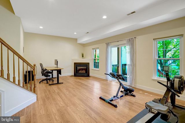 5757 GOVERNORS POND CIR, Alexandria, VA 22310