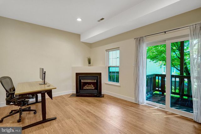 5757 GOVERNORS POND CIR, Alexandria, VA 22310