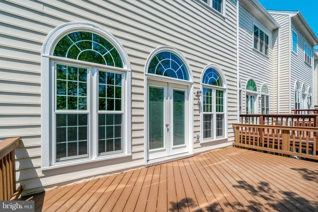 5757 GOVERNORS POND CIR, Alexandria, VA 22310