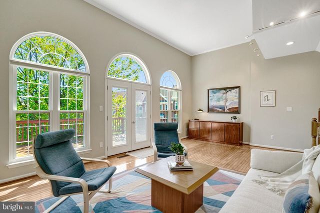 5757 GOVERNORS POND CIR, Alexandria, VA 22310