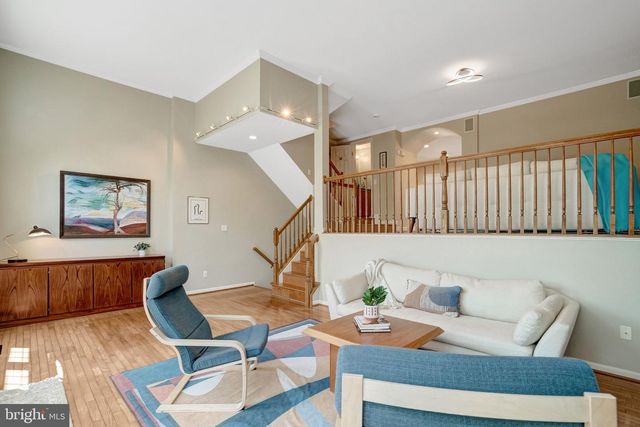 5757 GOVERNORS POND CIR, Alexandria, VA 22310