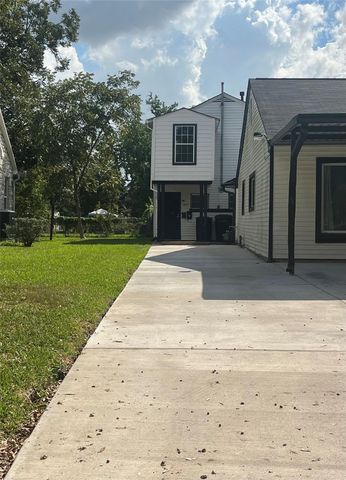 1911 Forest Hill Boulevard 2, Houston, TX 77023