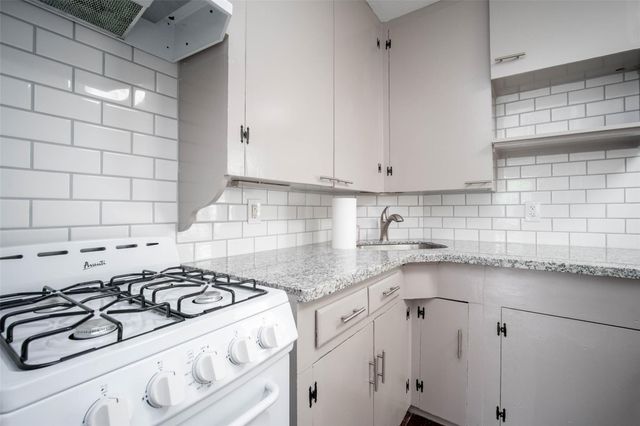 1911 Forest Hill Boulevard 2, Houston, TX 77023