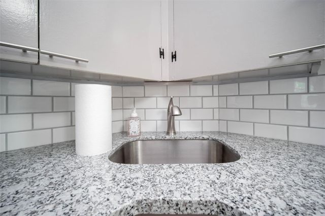 1911 Forest Hill Boulevard 2, Houston, TX 77023