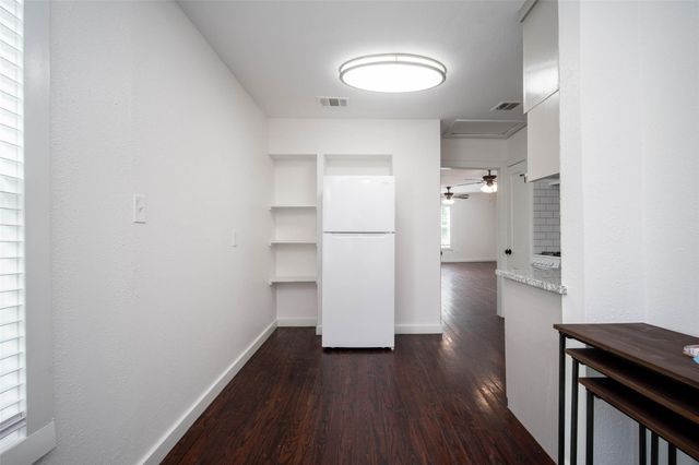 1911 Forest Hill Boulevard 2, Houston, TX 77023