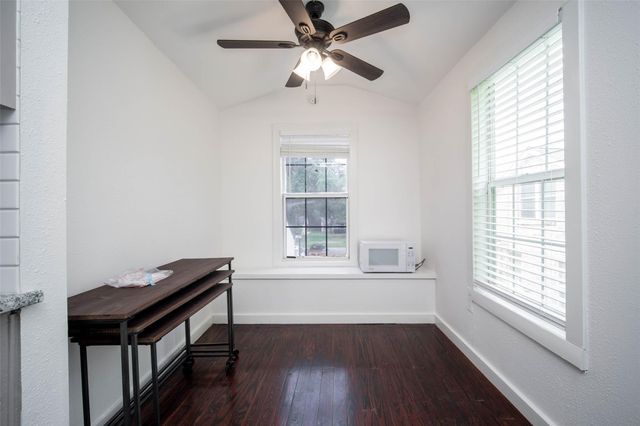 1911 Forest Hill Boulevard 2, Houston, TX 77023