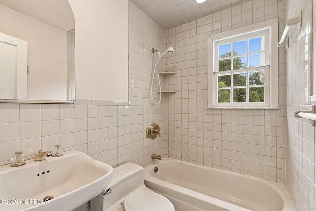 78 Clinton Avenue, Eatontown, NJ 07724