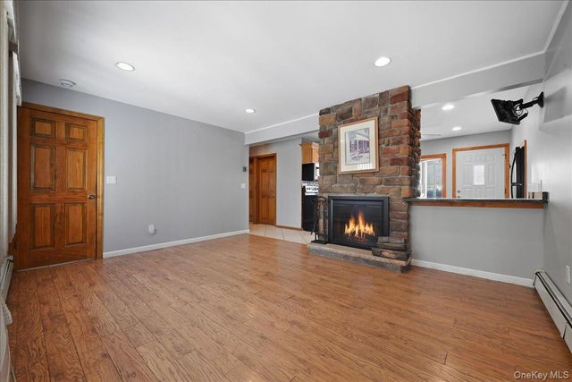 29 Disc Lane, Wantagh, NY 11793