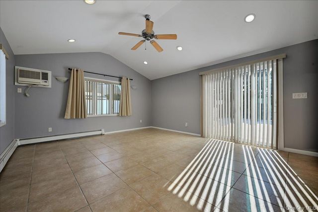 29 Disc Lane, Wantagh, NY 11793