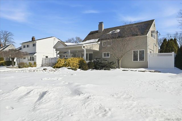 29 Disc Lane, Wantagh, NY 11793