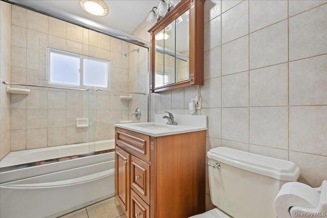 29 Disc Lane, Wantagh, NY 11793