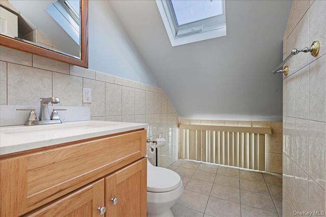 29 Disc Lane, Wantagh, NY 11793