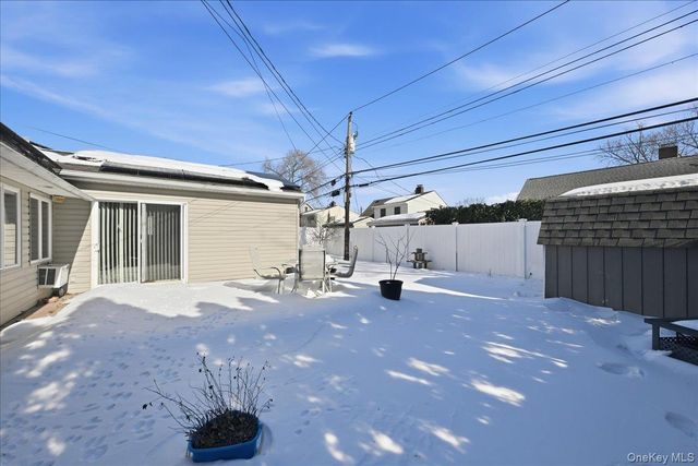 29 Disc Lane, Wantagh, NY 11793