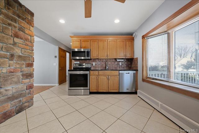 29 Disc Lane, Wantagh, NY 11793