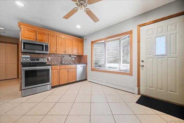 29 Disc Lane, Wantagh, NY 11793