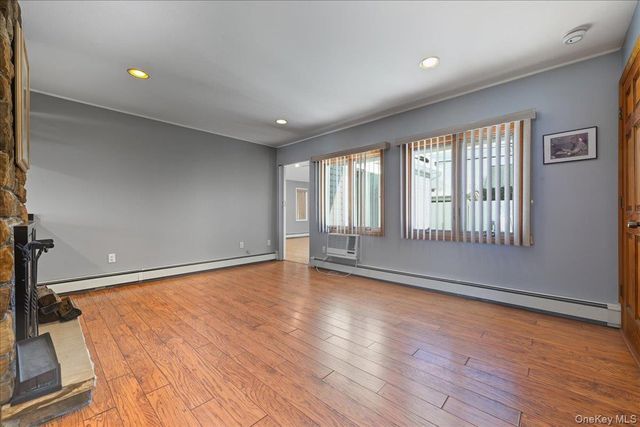 29 Disc Lane, Wantagh, NY 11793