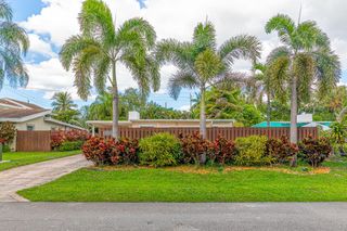 1717 SW 12th Ct, Fort Lauderdale, FL 33312