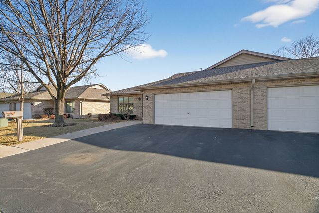 2700 Eagle Drive 2700, Joliet, IL 60436
