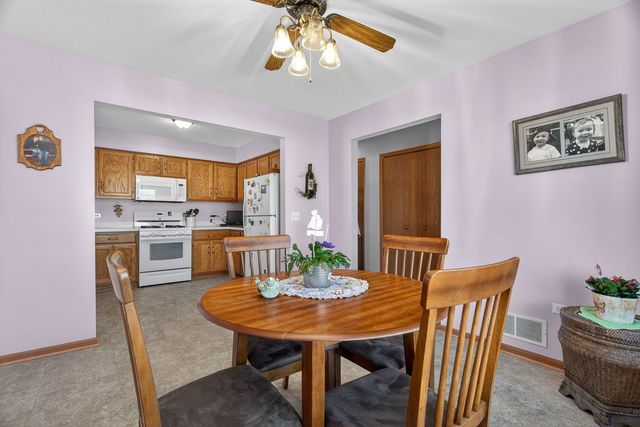 2700 Eagle Drive 2700, Joliet, IL 60436