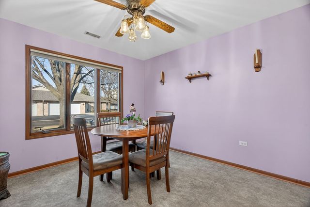 2700 Eagle Drive 2700, Joliet, IL 60436