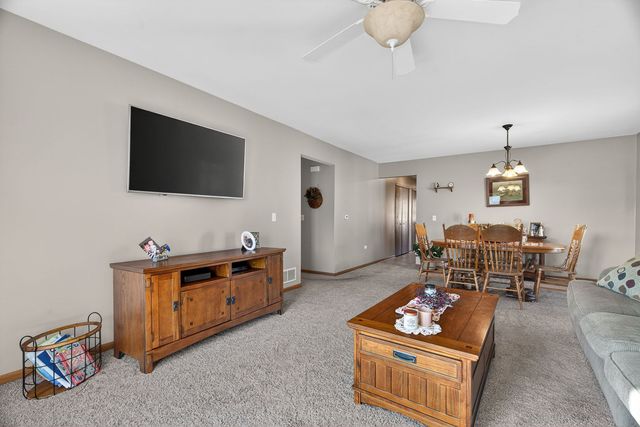 2700 Eagle Drive 2700, Joliet, IL 60436