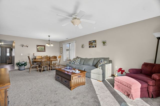 2700 Eagle Drive 2700, Joliet, IL 60436
