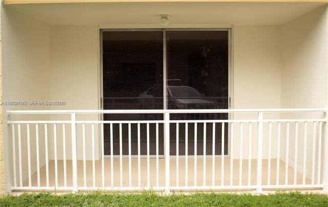 6940 Miami Gardens Dr 1-126, Hialeah, FL 33015