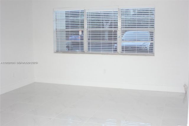 6940 Miami Gardens Dr 1-126, Hialeah, FL 33015