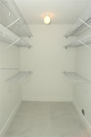 6940 Miami Gardens Dr 1-126, Hialeah, FL 33015